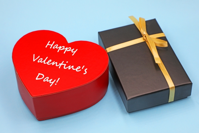 Heart-shaped chocolate box symbolizing Valentine’s Day gifts in Japan 