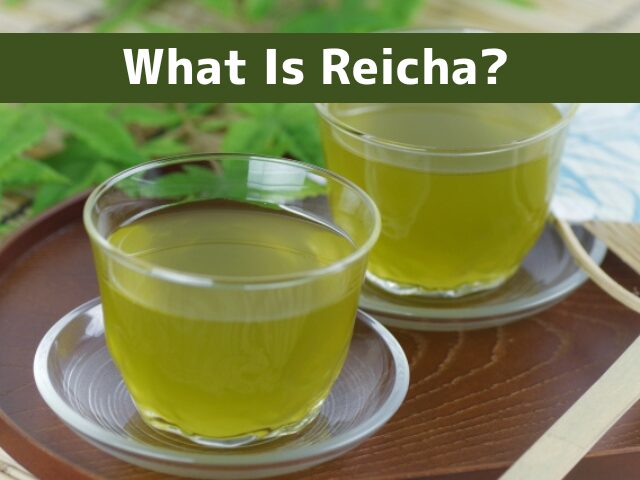 Two glasses of reicha (Japanese cold green tea) served in clear glass cups