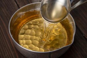 removing kombu from broth before boiling to keep dashi clear