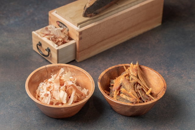 Katsuobushi flakes and dried bonito used for making Japanese dashi