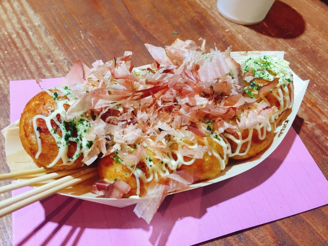 takoyaki topped with moving katsuobushi flakes