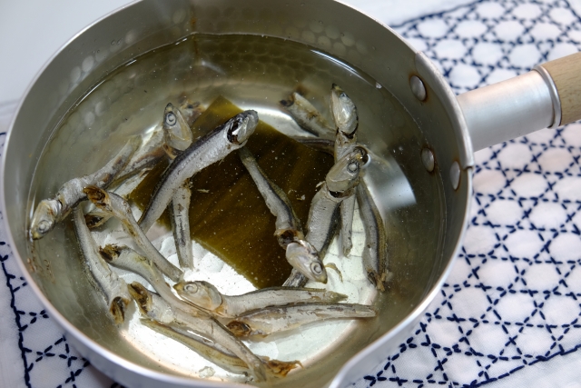 Niboshi and kombu used together to deepen umami in dashi