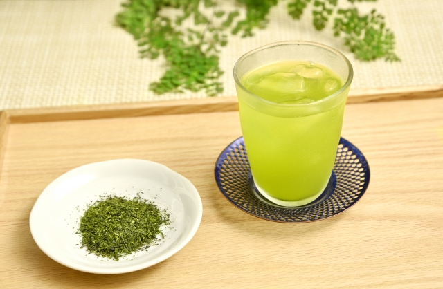 Cold-brewed Japanese green tea served with loose tea leaves