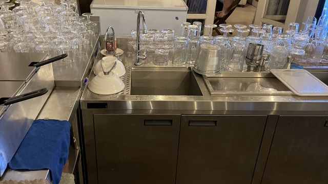 Clean tap water system and glassware in a Japanese restaurant kitchen