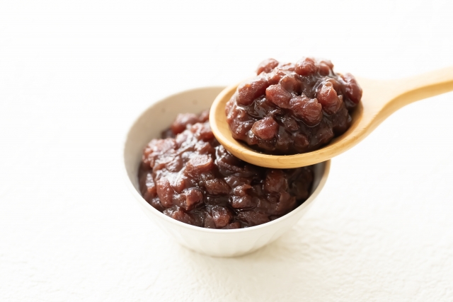 A spoonful of chunky anko sweet azuki bean paste