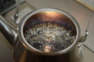 San-nen bancha being gently simmered in a kettle
